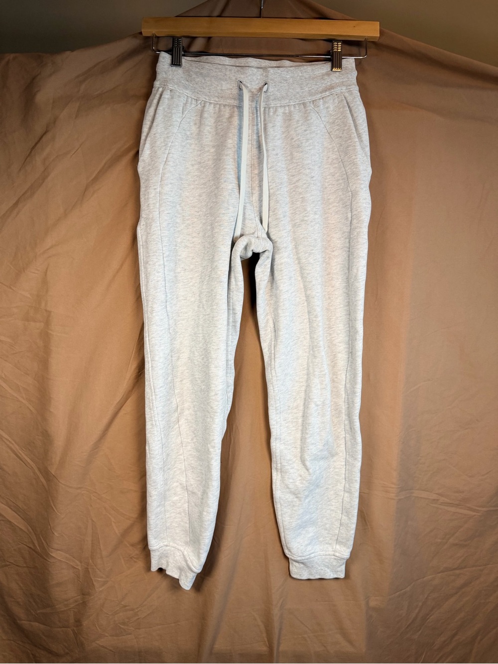 Lululemon Scuba Jogger 4 Heather Gray Sweatpants High Rise Cozy Athleisure